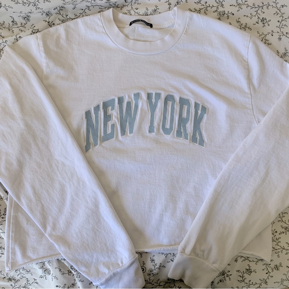 Brandy Melville 💗 New York sweatshirt